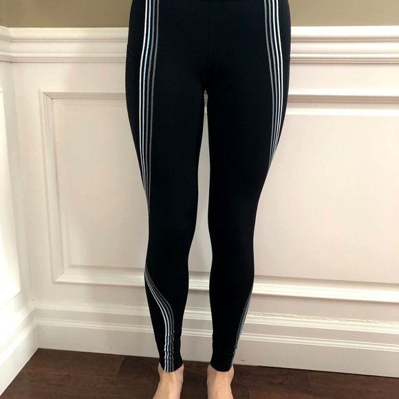 lululemon athletica Pants - Lululemon Speed Light Leggings 25" Size 2